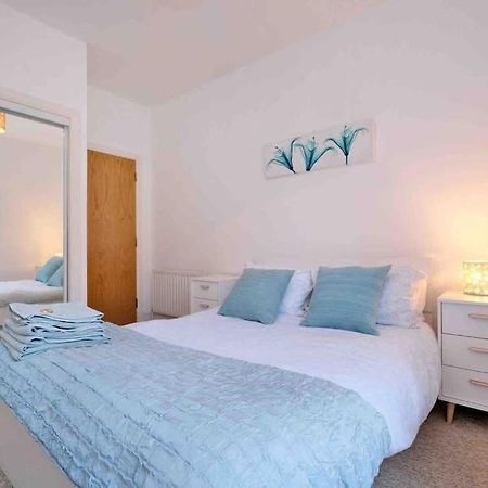Modern & Spacious Apartment In City Centre 阿伯丁 外观 照片